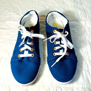 Vionic Beach Stinson padded insole lace up fashion sneakers. Blue